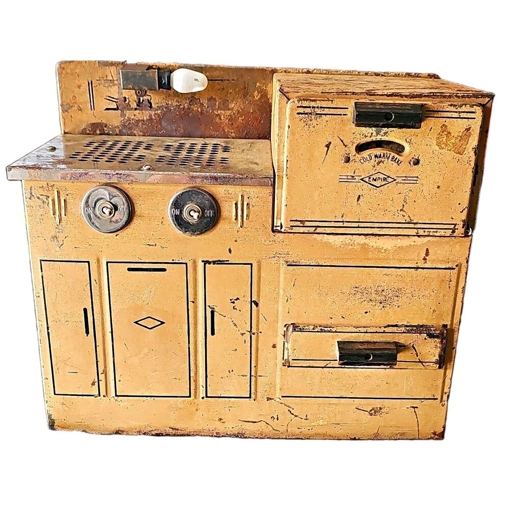 Original 1950's Empire Metal Ware Vintage Electric Stove & Oven Toy. Tested